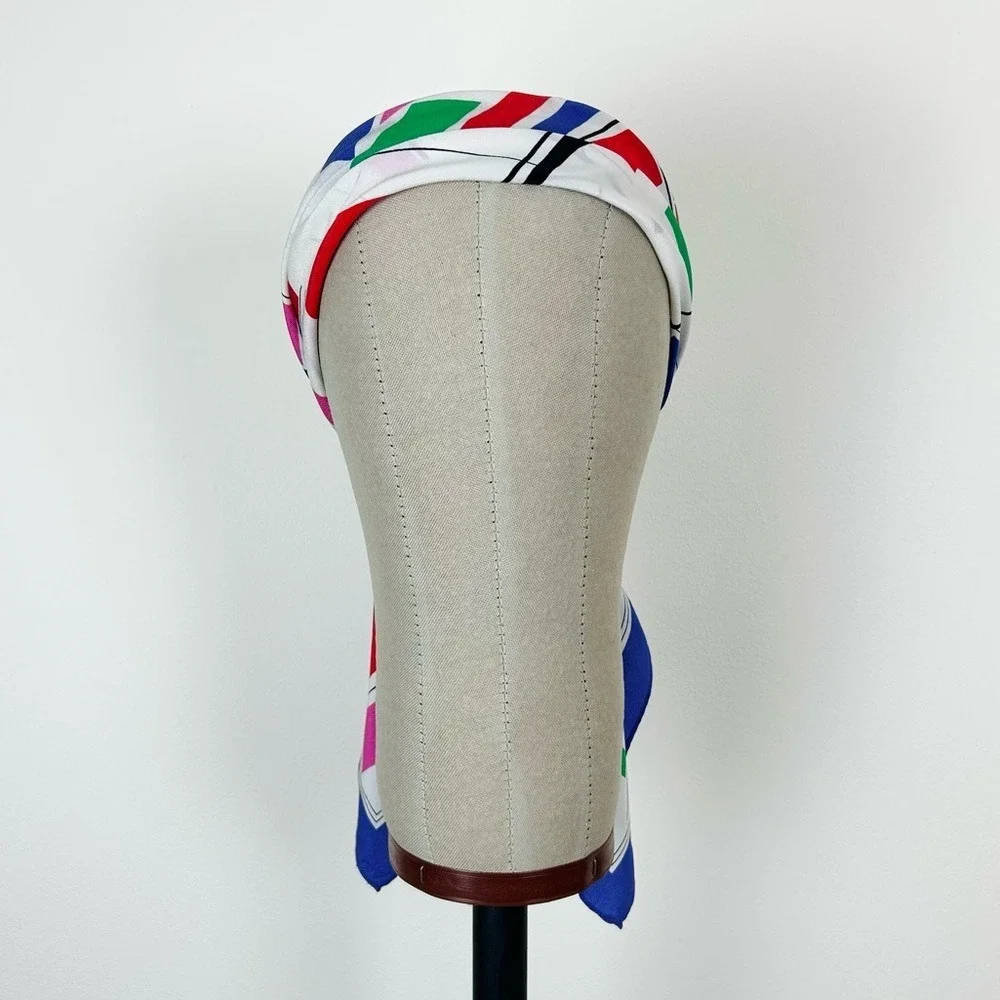 Vintage 80s/90s‎ Silky Scarf in Geometric Print